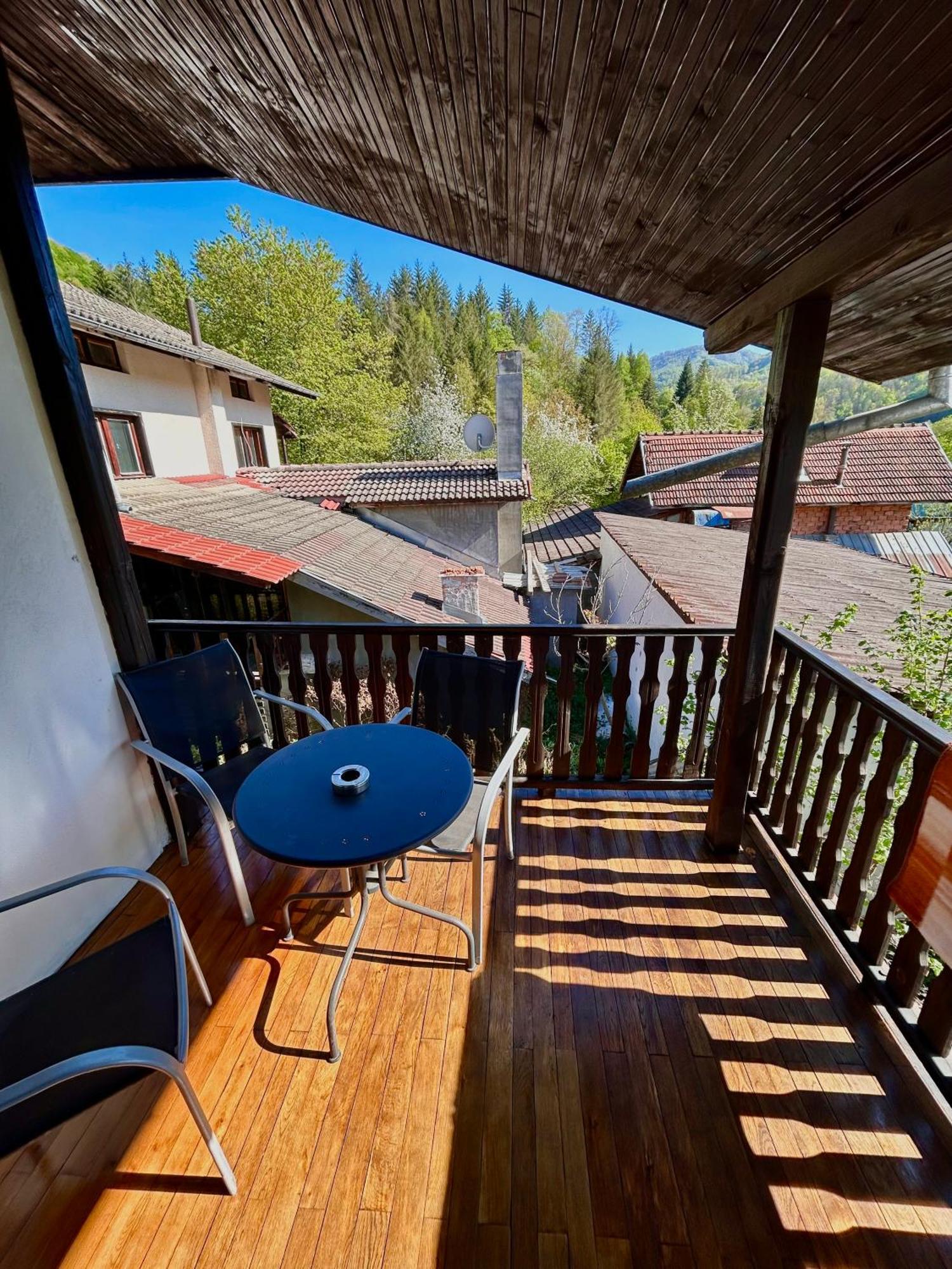 Luylyana Guesthouse Ribarica Bagian luar foto