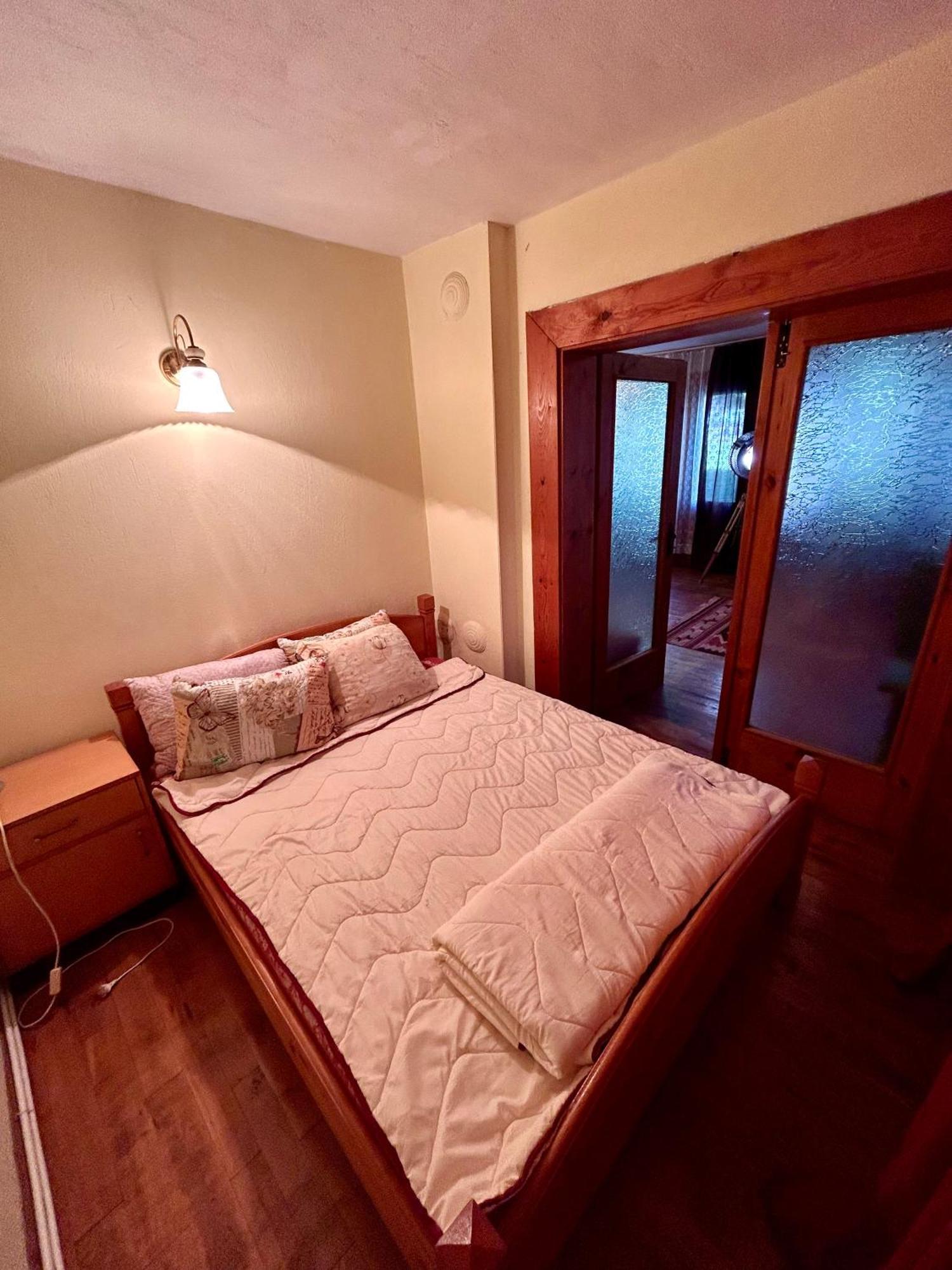 Luylyana Guesthouse Ribarica Bagian luar foto